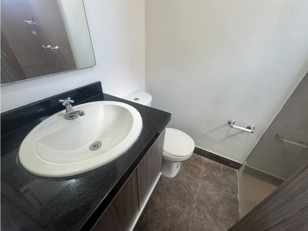 Apartamento en arriendo en La America, Medellín · foto 6 de 9