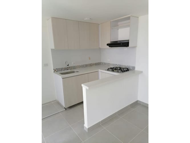 Apartamento de 3 alcobas en venta en Cabecera San Antonio De Prado, Medellín, 52 m² · foto 2 de 14