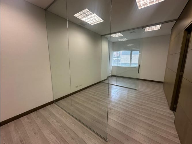 Oficina en arriendo en Ciudad Del Río, Medellín, 40 m² · foto 4 de 9