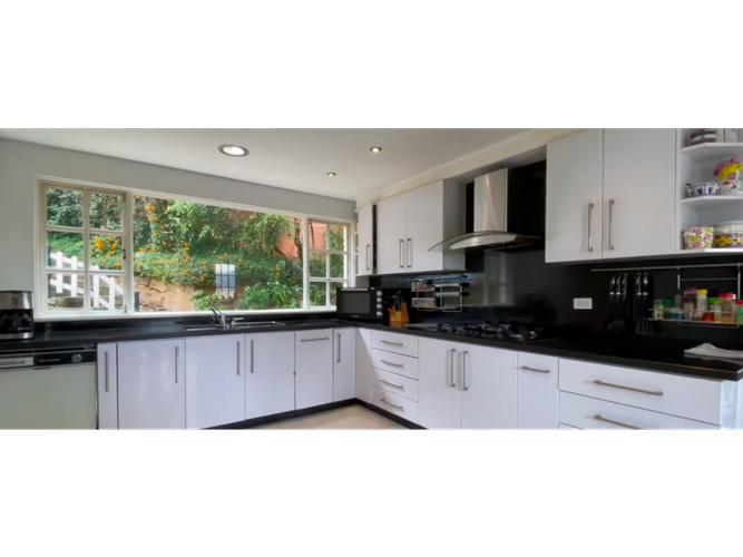 Casa de 3 alcobas en venta en Cerros De Niza, Bogotá, 600 m² · foto 5 de 14