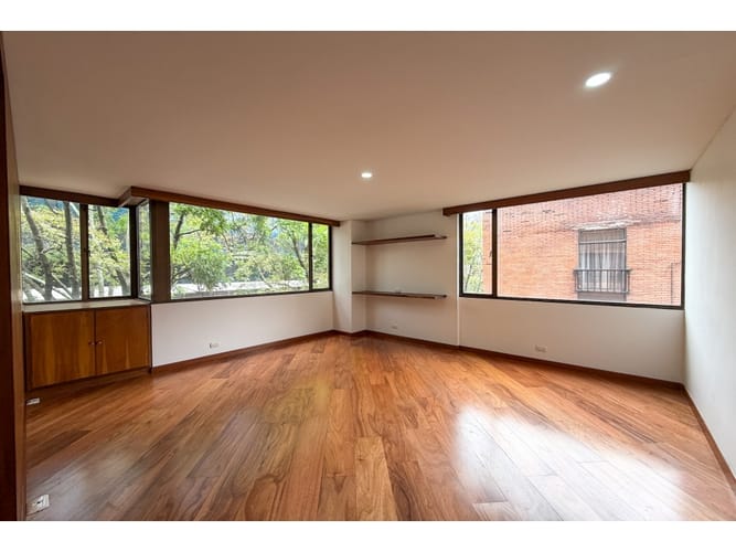 Apartamento de 4 alcobas en venta en El Nogal, Bogotá, 231 m² · foto 4 de 19
