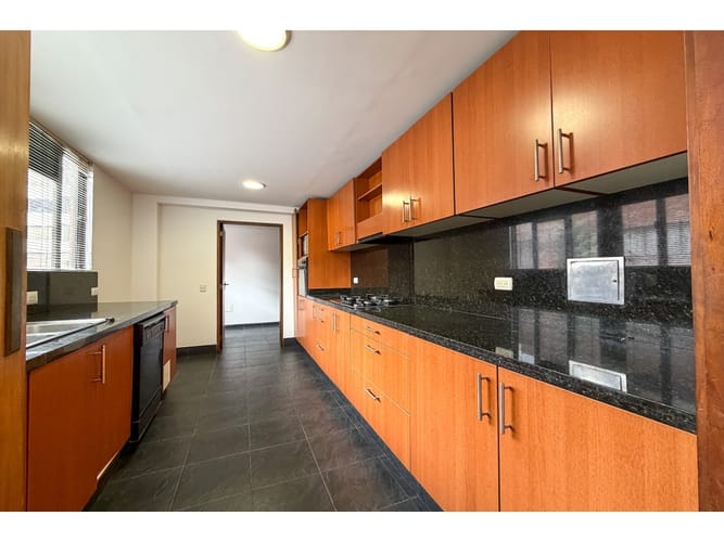 Apartamento de 4 alcobas en venta en El Nogal, Bogotá, 231 m² · foto 9 de 19