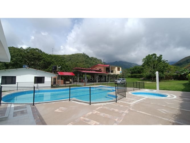 Finca en venta en El Totumo, Ibagué, 650 m² · foto 2 de 24