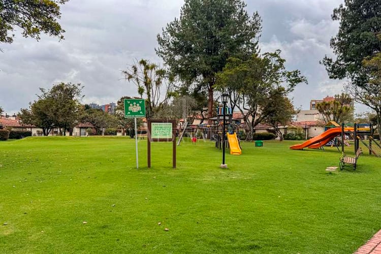 Apartamento de 3 alcobas en venta en Colina Campestre, Bogotá, 111 m² · foto 11 de 14