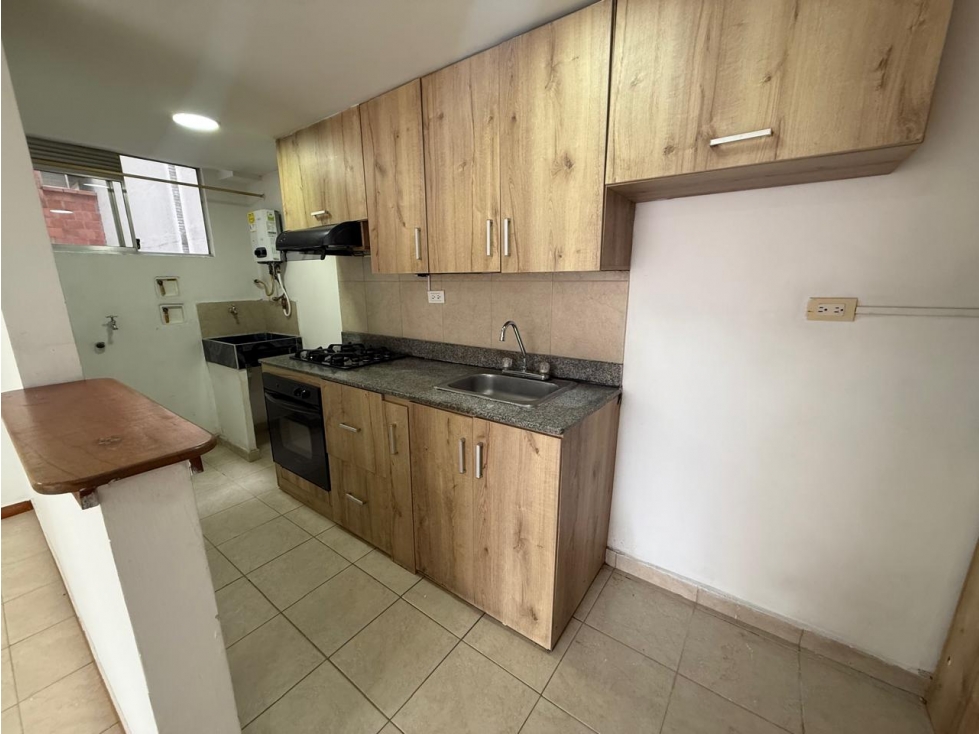 Apartamento en arriendo en Los Colores, Medellín · foto 2 de 17