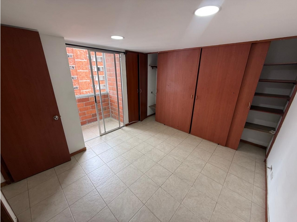Apartamento en arriendo en Los Colores, Medellín · foto 11 de 17