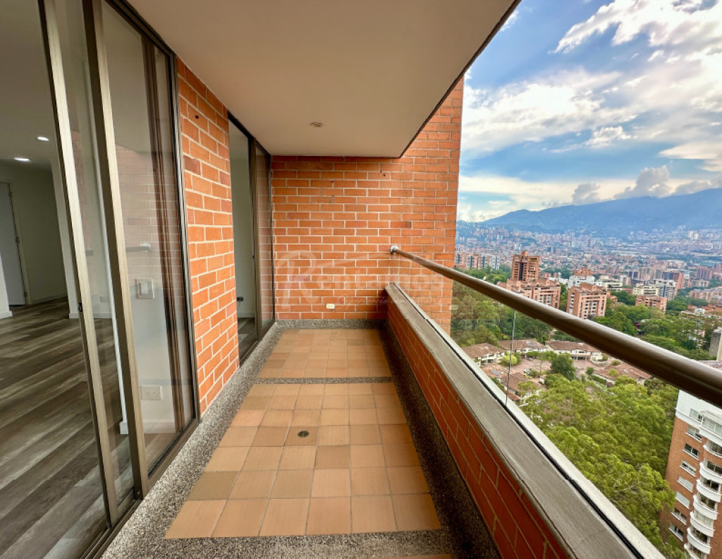 Apartamento en arriendo en El Campestre, Medellín · foto 3 de 23