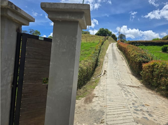 Lote en venta en La Sonadora, El Carmen de Viboral, 2400 m² · foto 10 de 24
