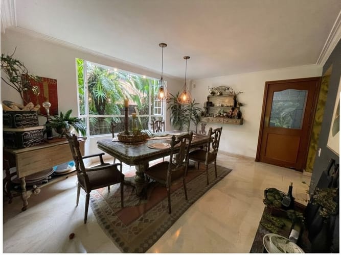 Casa de 4 alcobas en venta en Loma Benedictinos, Medellín, 350 m² · foto 10 de 13