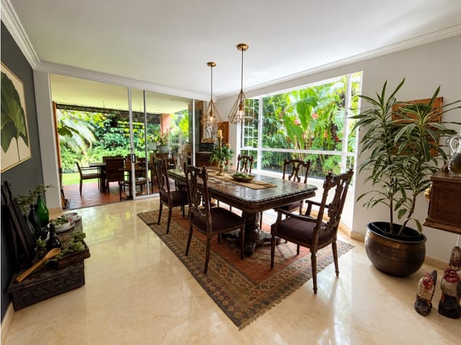 Casa de 4 alcobas en venta en Loma Benedictinos, Medellín, 350 m² · foto 12 de 13