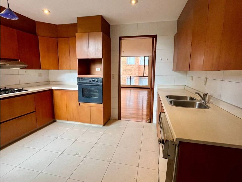 Apartamento en venta en Santa Barbara, Bogotá · foto 7 de 15