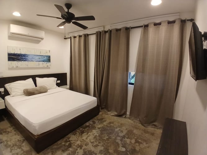 Casa de 12 alcobas en venta en Manila, Medellín, 468 m² · foto 6 de 15