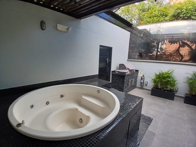 Casa de 12 alcobas en venta en Manila, Medellín, 468 m² · foto 15 de 15