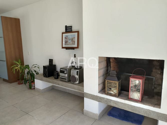 Photo 4 of 18