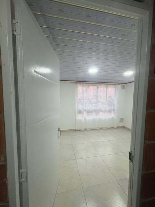Apartamento de 2 alcobas en arriendo en El Limonar, Bogotá, 33 m² · foto 3 de 18