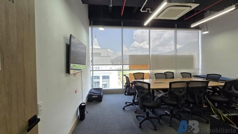Oficina en arriendo en El Diamante No. 2, Medellín, 390 m² · foto 5 de 14