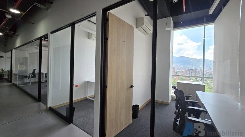 Oficina en arriendo en El Diamante No. 2, Medellín, 390 m² · foto 6 de 14
