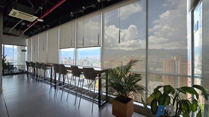 Oficina en arriendo en El Diamante No. 2, Medellín, 390 m² · foto 8 de 14