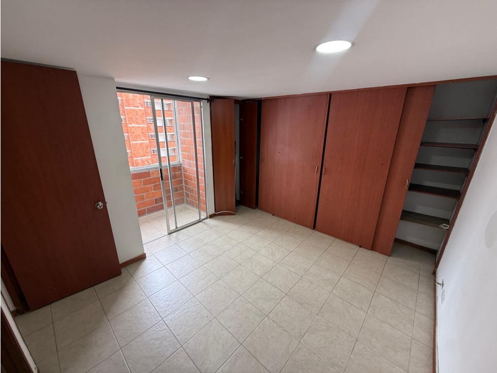 Apartamento en arriendo en Los Colores, Medellín · foto 9 de 16