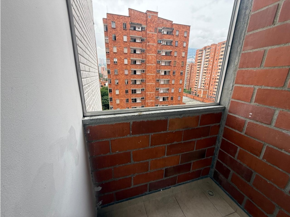 Apartamento en arriendo en Los Colores, Medellín · foto 10 de 16