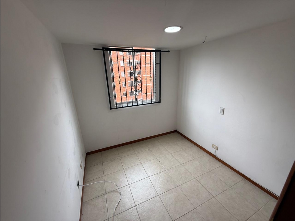 Apartamento en arriendo en Los Colores, Medellín · foto 13 de 16