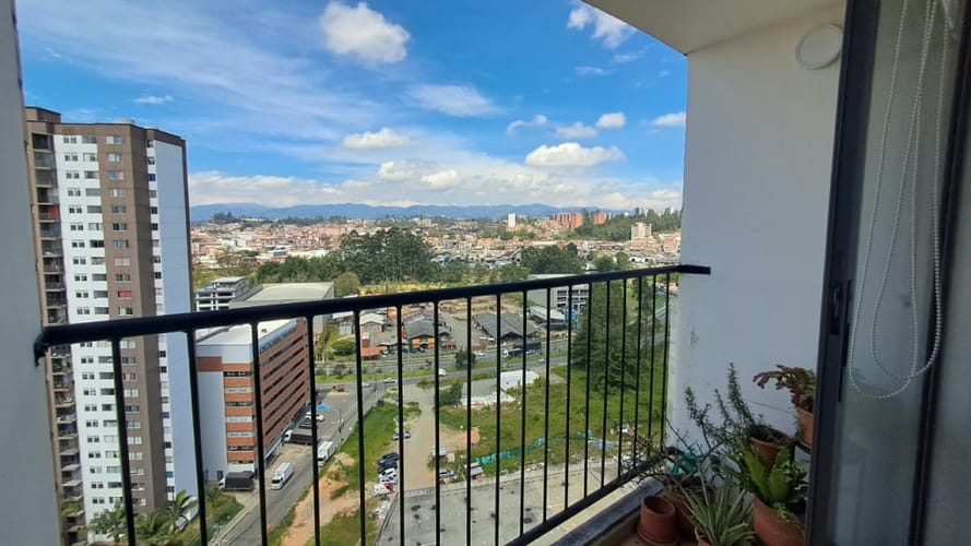 Apartamento de 2 alcobas en venta en Llano Grande, Rionegro, 53 m² · foto 2 de 13