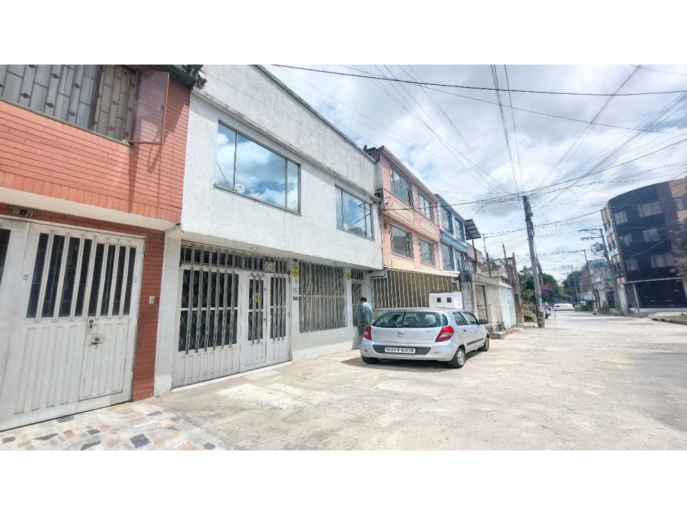 Casa en venta en Ciudad Montes, Bogotá · foto 2 de 14