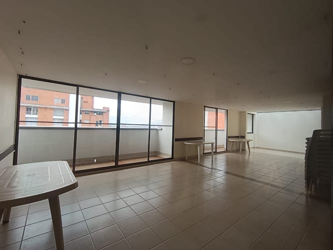 Apartamento de 2 alcobas en arriendo en Laureles, Medellín, 68 m² · foto 3 de 20