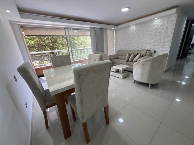 Apartamento de 3 alcobas en venta en Ciudad Jardin, Cali, 90 m² · foto 2 de 24