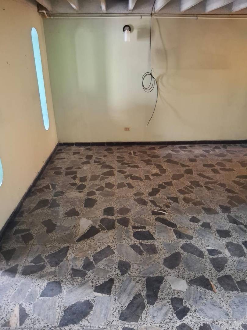 Casa en venta en Normandia, Bogotá · foto 3 de 14