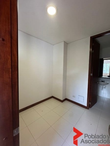 Apartamento de 3 alcobas en arriendo en El Poblado, Guarne, 272 m² · foto 23 de 24