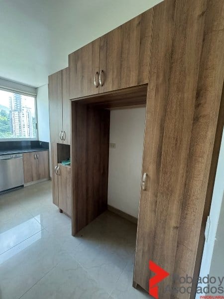 Apartamento de 3 alcobas en venta en El Poblado, Guarne, 272 m² · foto 6 de 24
