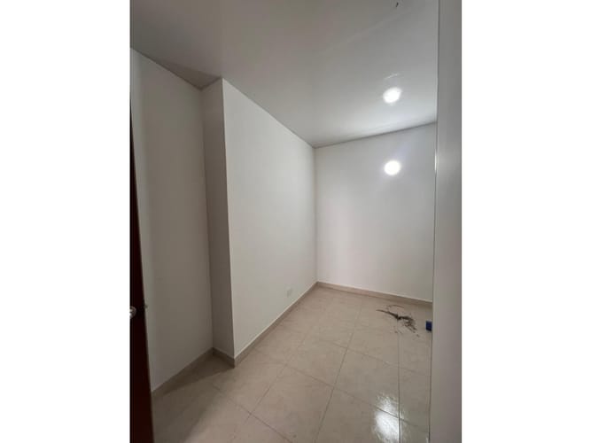 Oficina en arriendo en Tequendama, Cali, 10 m² · foto 2 de 5