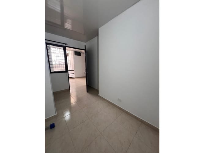 Oficina en arriendo en Tequendama, Cali, 10 m² · foto 3 de 5
