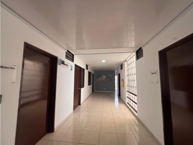 Oficina en arriendo en Tequendama, Cali, 10 m² · foto 4 de 5