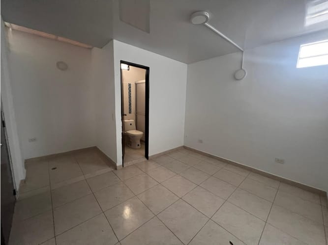 Consultorio en arriendo en Tequendama, Cali, 15 m² · foto 3 de 7