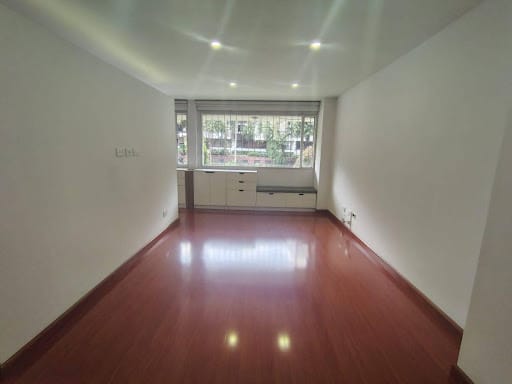 Apartaestudio en venta en Santa Barbara Central, Bogotá, 50 m² · foto 3 de 24