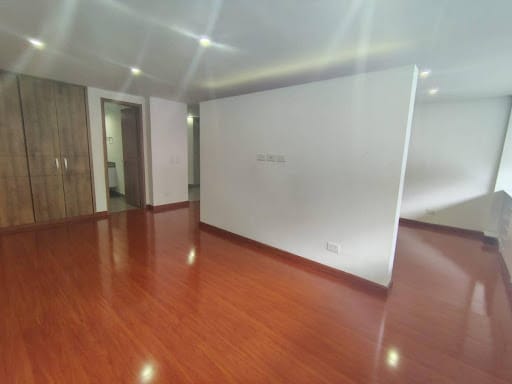 Apartaestudio en venta en Santa Barbara Central, Bogotá, 50 m² · foto 4 de 24