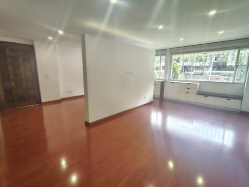 Apartaestudio en venta en Santa Barbara Central, Bogotá, 50 m² · foto 22 de 24
