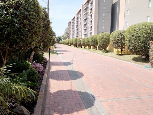 Casa de 4 alcobas en venta en Cn Los Arboles, Chía, 263 m² · foto 2 de 24