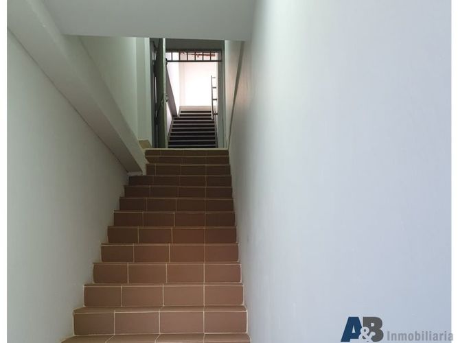 Bodega en arriendo en Rodeo Alto, Medellín, 218 m² · foto 2 de 12