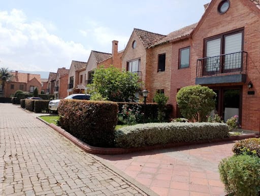 Casa de 4 alcobas en venta en Cn Los Arboles, Chía, 263 m² · foto 3 de 24