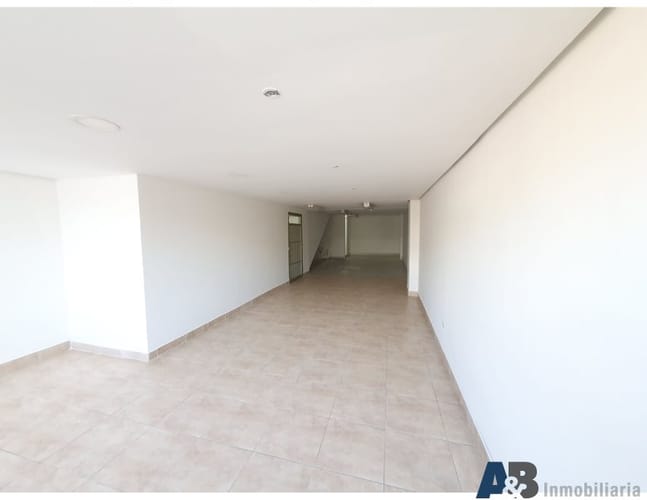 Bodega en arriendo en Rodeo Alto, Medellín, 218 m² · foto 3 de 12