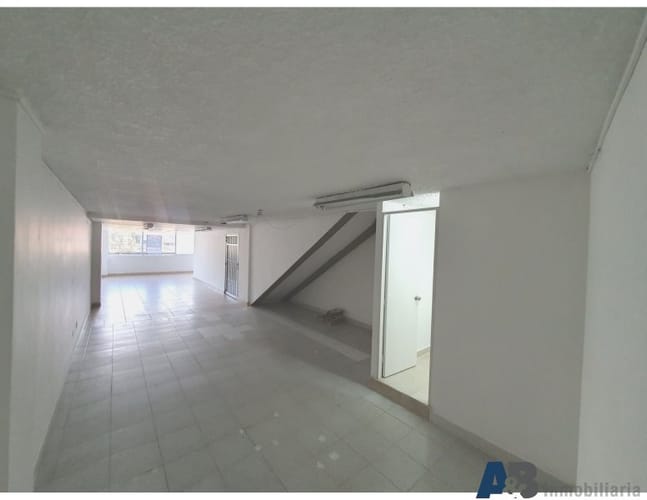 Bodega en arriendo en Rodeo Alto, Medellín, 218 m² · foto 4 de 12