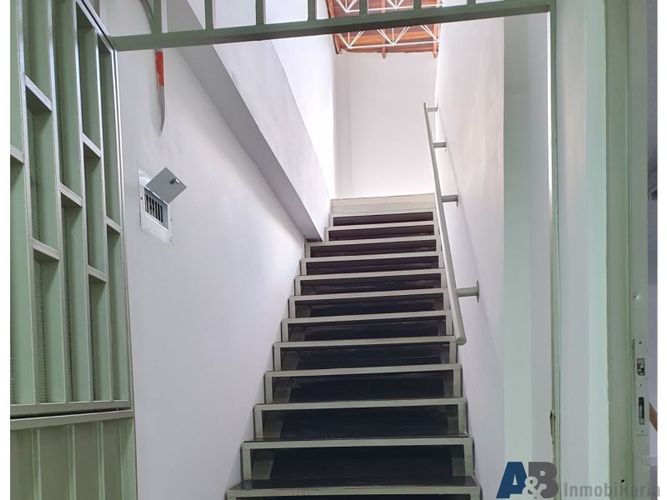 Bodega en arriendo en Rodeo Alto, Medellín, 218 m² · foto 5 de 12