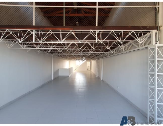 Bodega en arriendo en Rodeo Alto, Medellín, 218 m² · foto 6 de 12