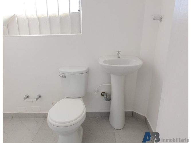 Bodega en arriendo en Rodeo Alto, Medellín, 218 m² · foto 12 de 12