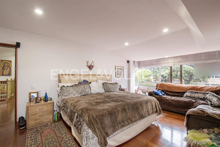 Casa de 5 alcobas en venta en Niza, Bogotá, 364 m² · foto 16 de 19