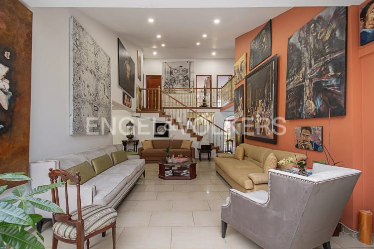Casa de 5 alcobas en venta en Niza, Bogotá, 364 m² · foto 2 de 19