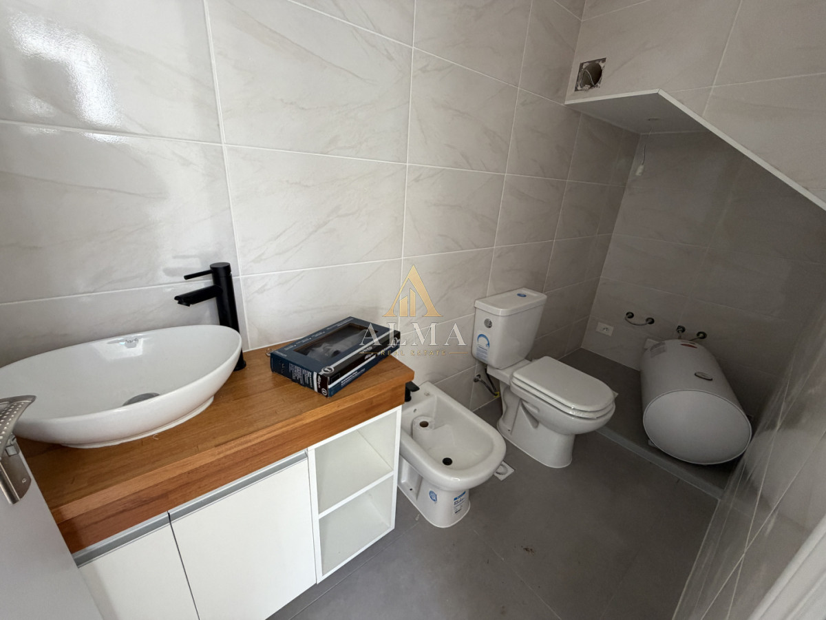 Alquiler anual , a estrenar 3 dormitorios , 2 baños · Foto 3